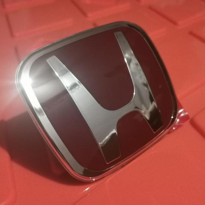 Emblem/Logo Honda Merah Grill Depan Khusus Honda Crv 2004