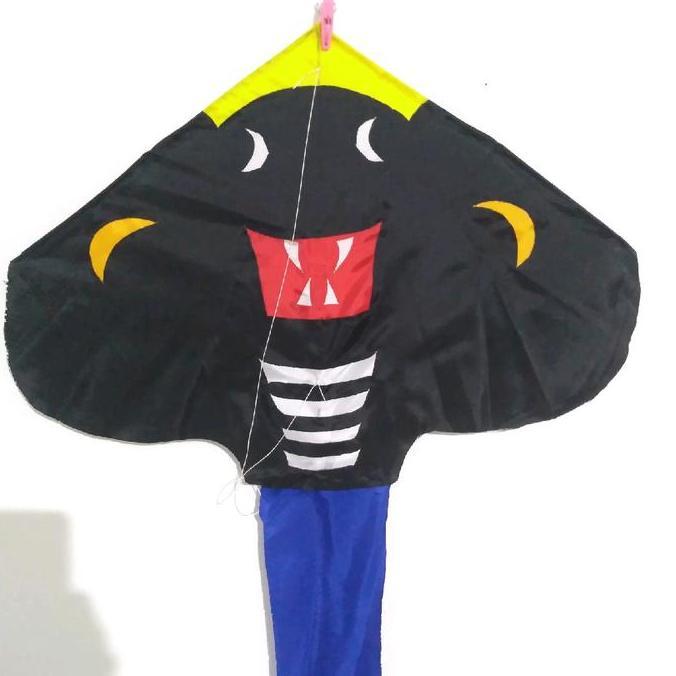 layang layang pantai motif cobra / layang layang kain pantai bukan layang layang naga atau layangan 