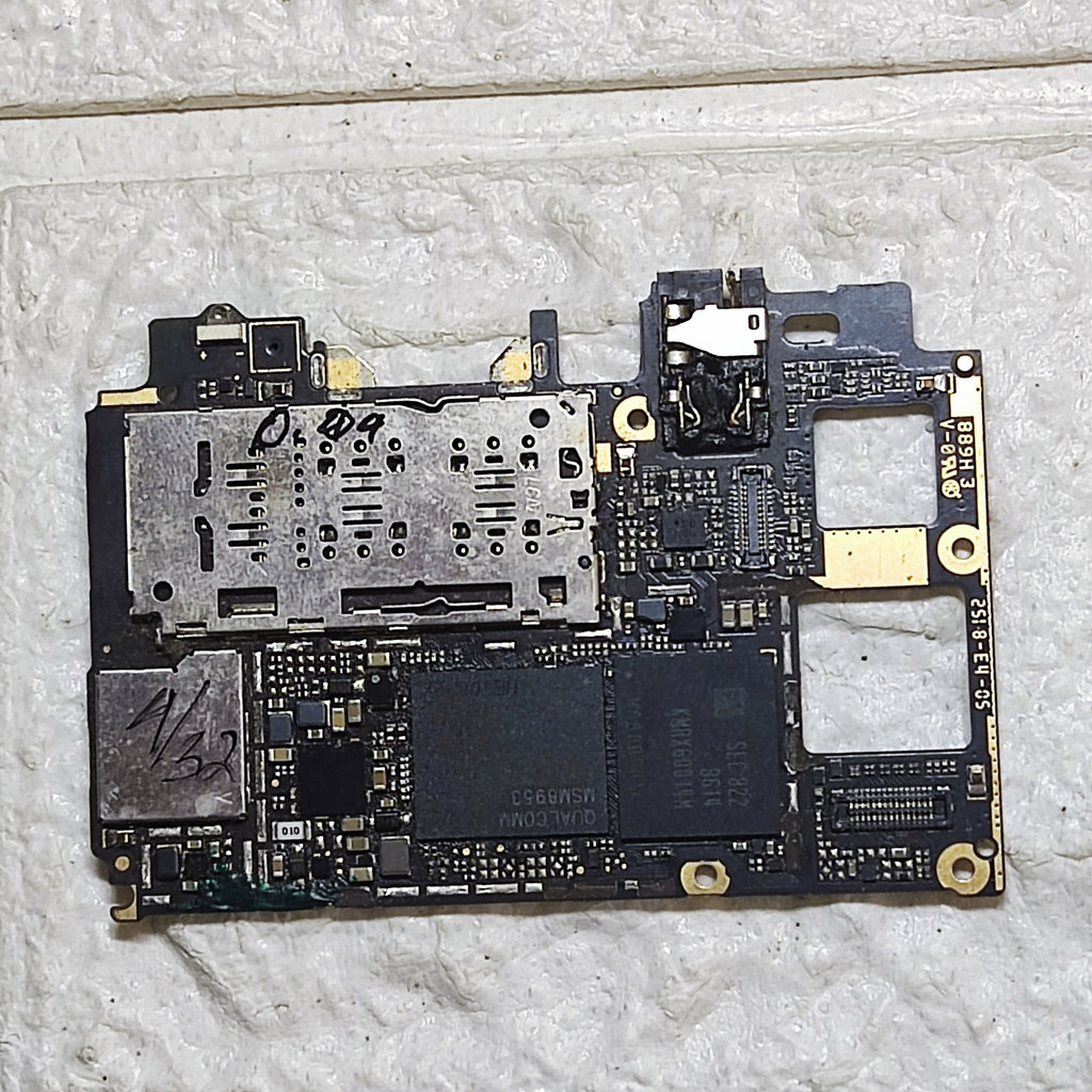 Mesin Xiaomi  Redmi 6 Pro 4/32 Mati Original Copotan | Mesin Saja | Abhira Store