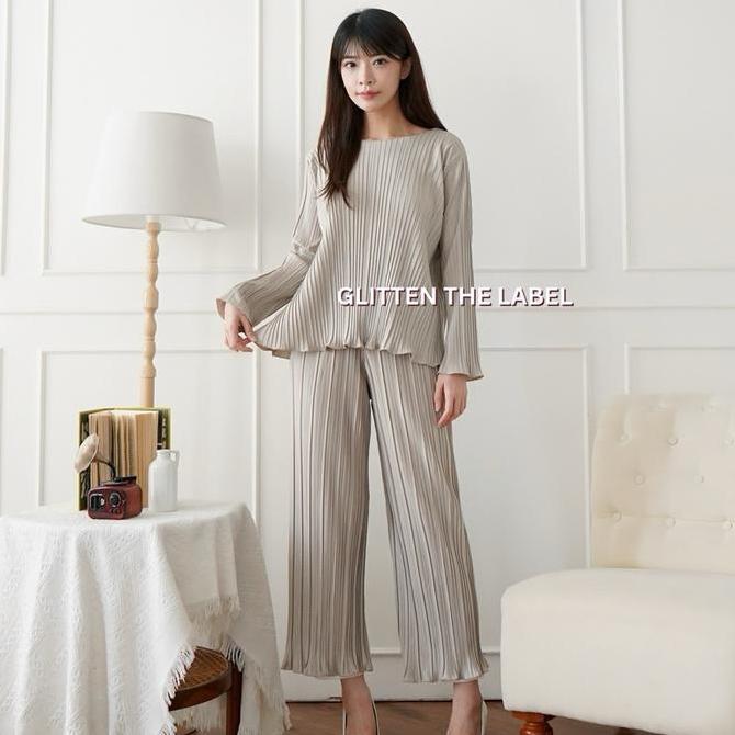 GLITTEN THE LABEL - Atasan Plisket BB Wavy Lengan Panjang / Top Plisket Lengan Panjang / Top Plisket