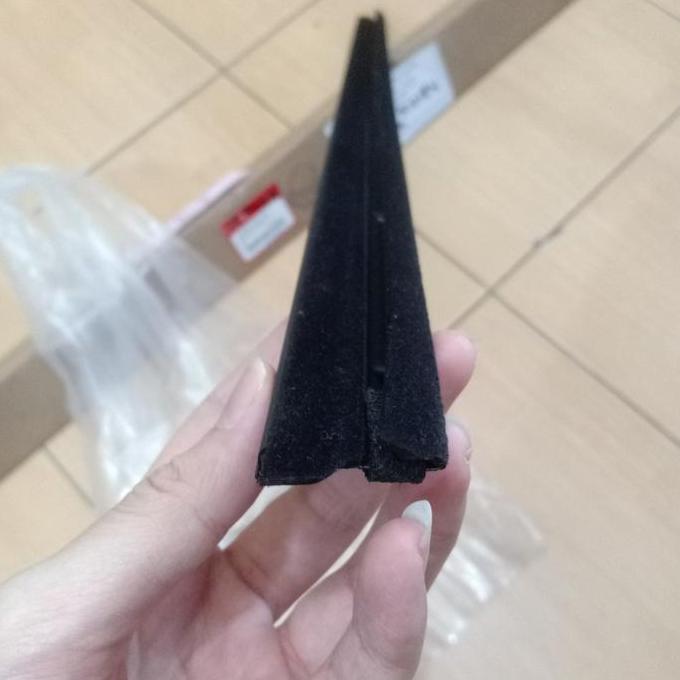 Karet Bludru / Pelipit Dalam Kaca Depan Kanan CRV 2013-2017 Original