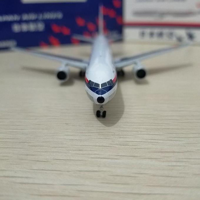 Japan Airlines Boeing 767-300er JA8268 Phoenix 1:400