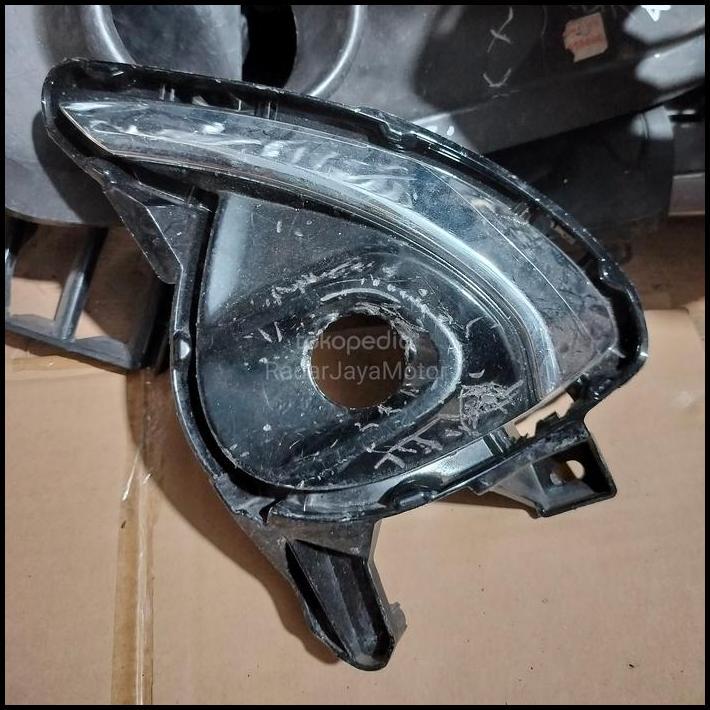 GRATIS ONGKIR COVER FOGLAMP LH/KIRI MAZDA 2 SKYACTIV TAHUN 2015-2018 ORIGINAL PART