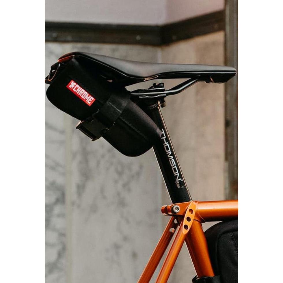 Aksesoris Sepeda Chrome Industries Doubletrack Saddle Roll Black