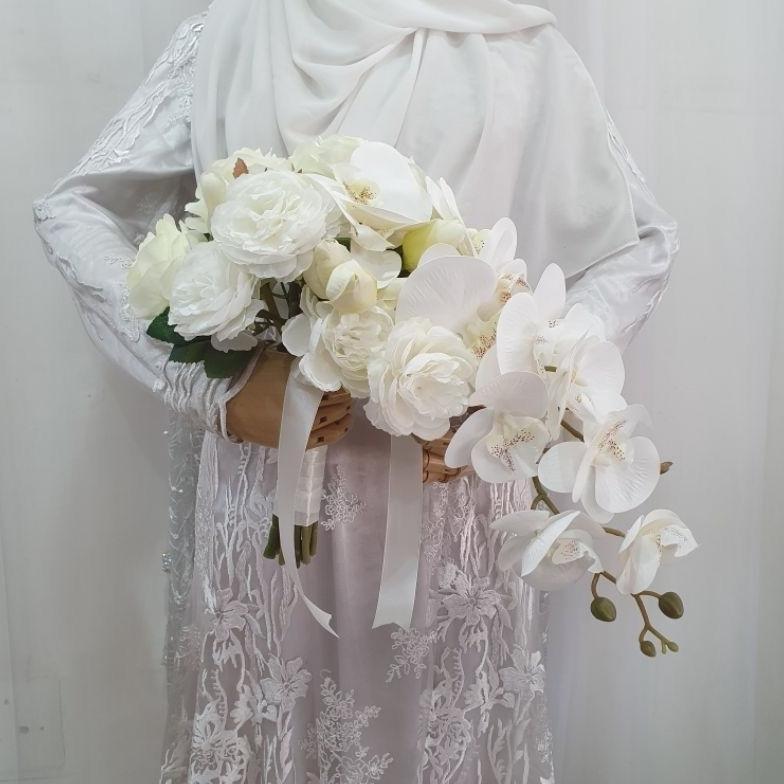 Best Seller Hand Buket Bunga Wedding Pernikahan Lamaran Tema Serba Varian Putih / Buket Premium / Si