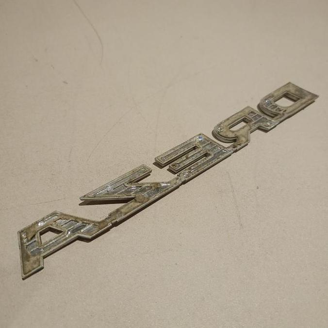 Emblem Suzuki Ertiga Dreza Ori bekas