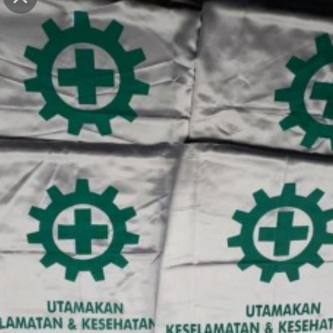 BENDERA K3 / BENDERA SAFETY STANDAR DEPNAKER BAHAN SATIN BAGUS-TEBAL