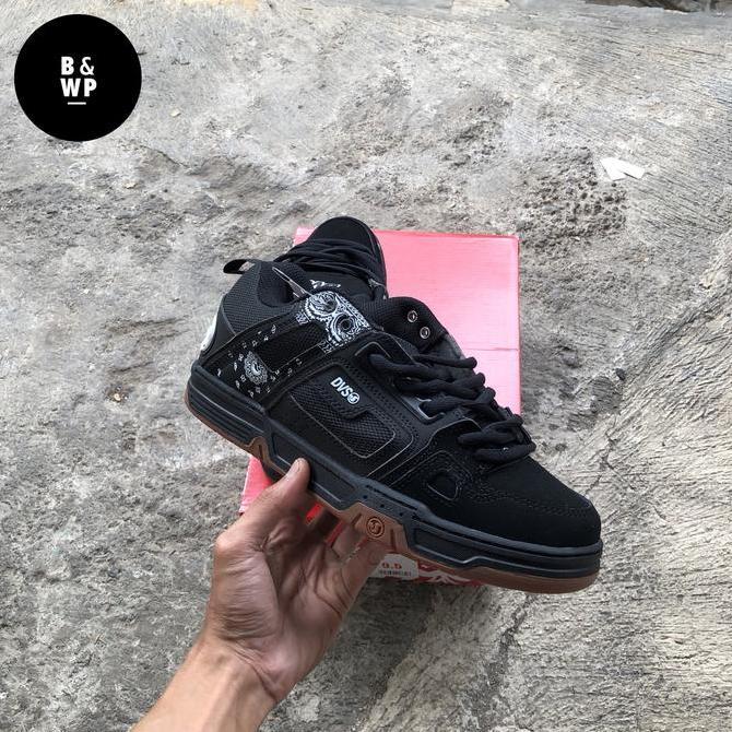 Dvs " comanche " black white gum flower skate shoes / fat shoes, sepatu gemuk