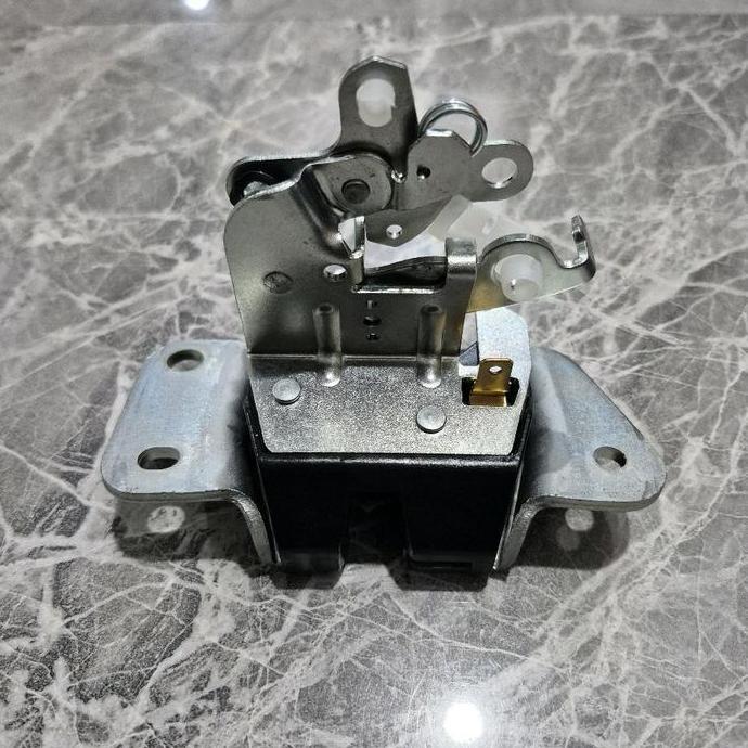 Door Lock Doorlock Bagasi Buka ke Atas Mitsubishi Kuda 2002 2006