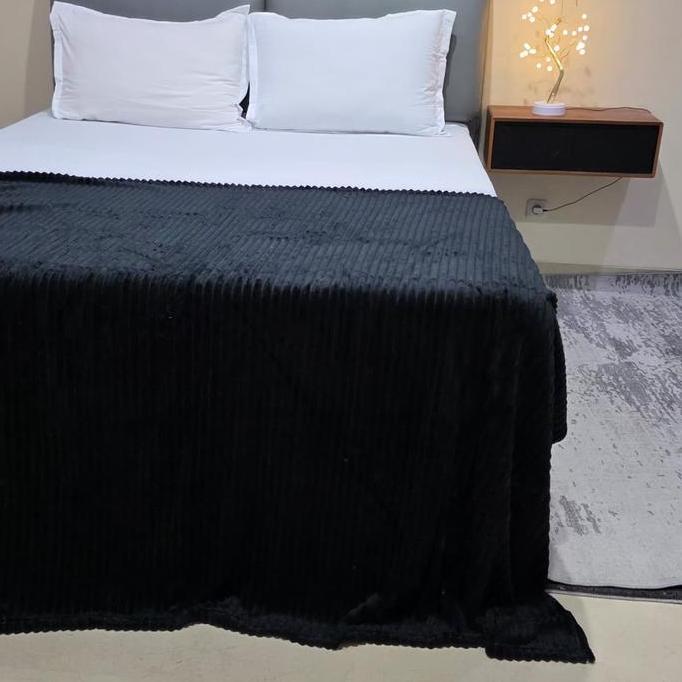 King Rabbit Thermal Blanket / Selimut Lembut Uk. 150x200 cm (Warna Polos) LJ