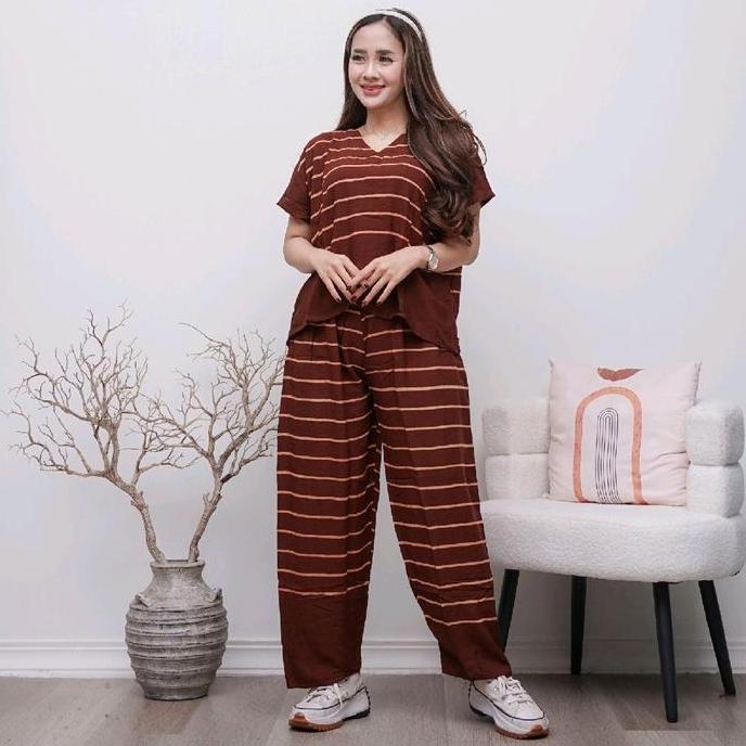 DISKON SETELAN KULOT ONESET RAYON CELANA PANJANG MOTIF GARIS GARIS LD 120 Bahan Rayon Nyaman untuk S