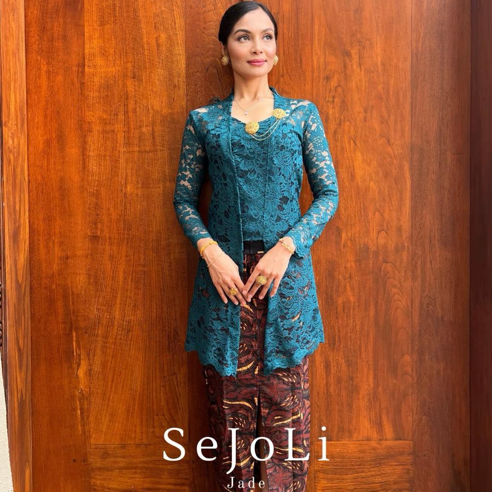 Saless Kebaya Panjang Bali Brokat Semi Prancis | Kebaya Sejoli Premium | Kebaya Bali Kutubaru Modern