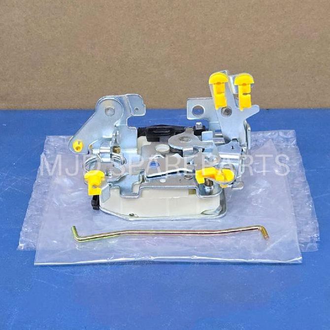 DOOR LOCK UD NISSAN CK 12 CK87 BTX CWA12 KUNCI PINTU READY