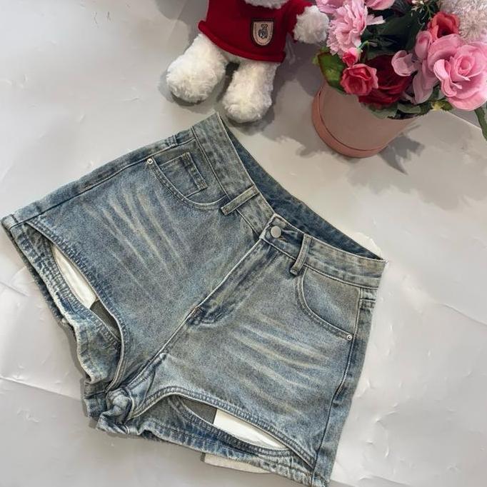 Hot pants pendek wanita jeans