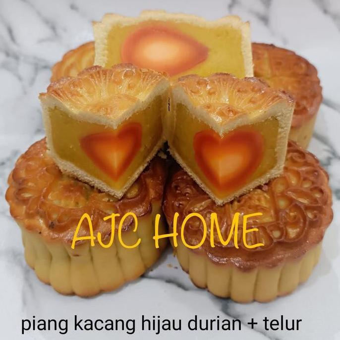 NEW MOONCAKE LIAN FAT DURIAN TELUR ASIN ISI 4 / MOON CAKE LIAN FAT DUREN ORI