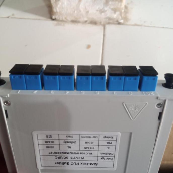 BOX SPLITTER 1:8 PLC SPLITTER BOX READY