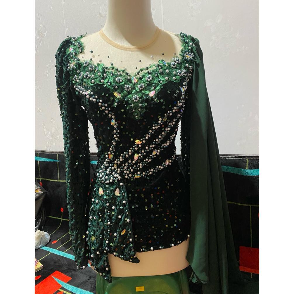 Best Seller Kebaya Bludru Squin Hiasan Pita Pinggang Dan Selendang.