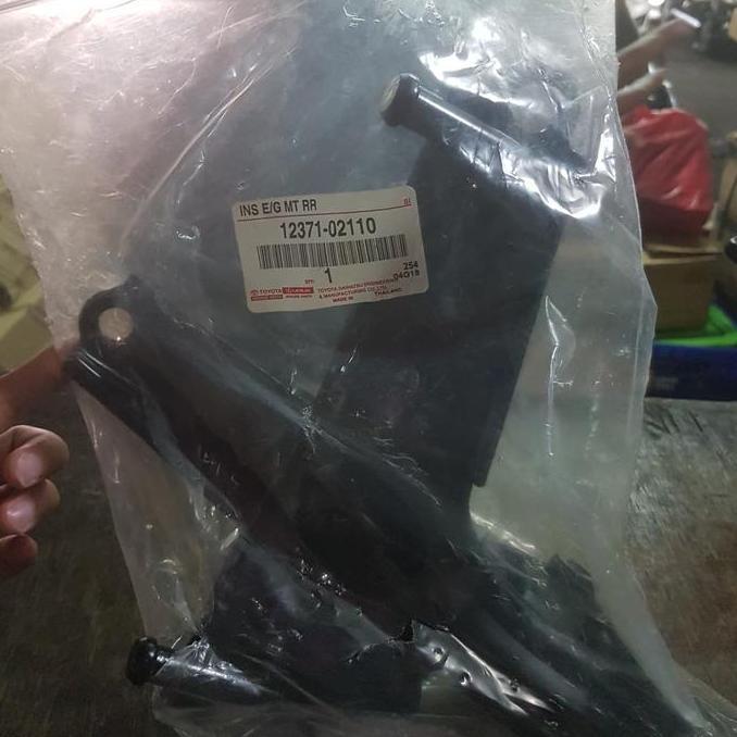 Engine Mounting Belakang Soluna