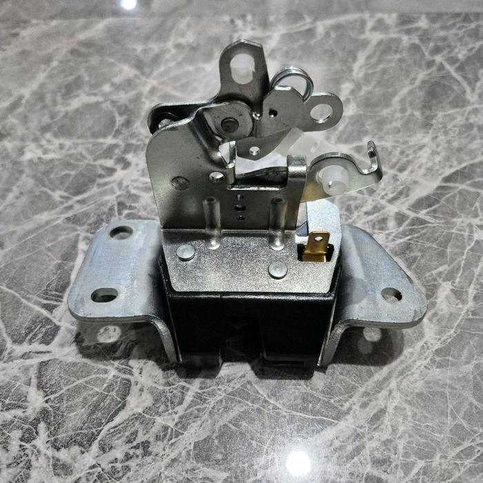 Door Lock Doorlock Bagasi Buka Ke Atas Mitsubishi Kuda 2002 2006 Original Dan Terpercaya