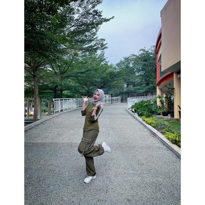 Termurah  Mix Atasan Baju Senam N Petir Army Lis Putih Dan Cargo Harajuku Army Lis Putih (Bisa Dibel