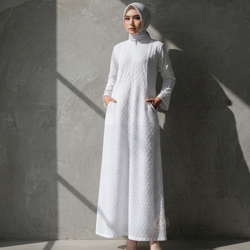 Raisma - Gamis Putih Muslimah Katun Jepang Motif Polkadot Busana Ihrom Dan Haji