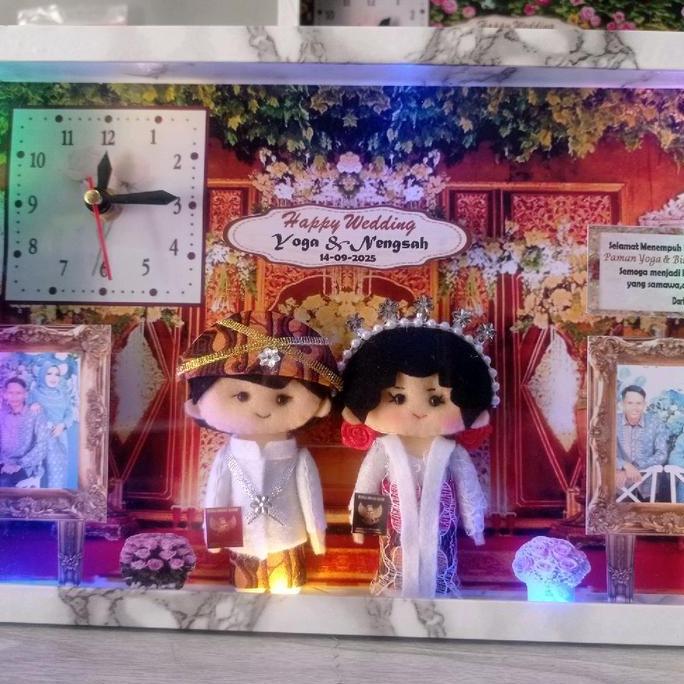 Tanpa Po, Ready Yaa... Kado Pernikahan Boneka Dalam Box Mika 30X20X5Cm Dengan Jam Aktif Gratis Bater