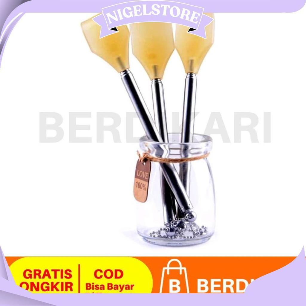 Garukan Punggung Stainless Plastik BOS Cod
