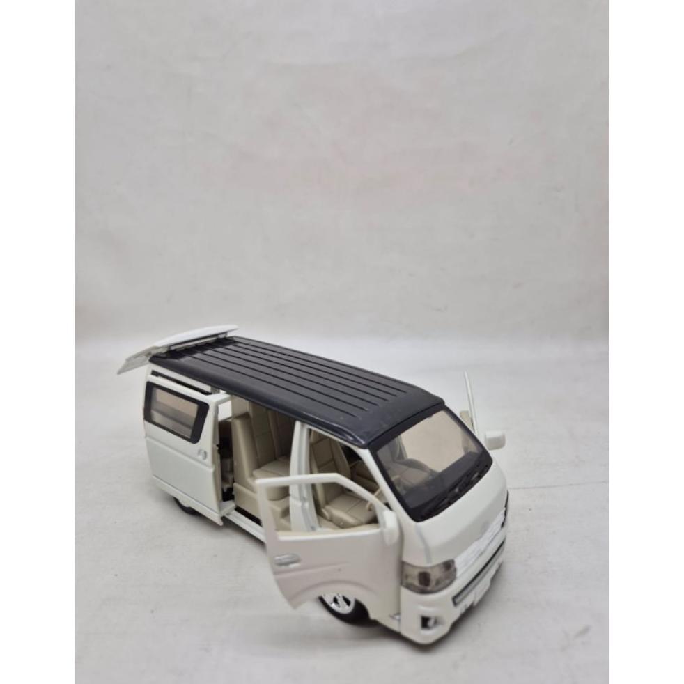 Diecast Model Mobil Hiace
