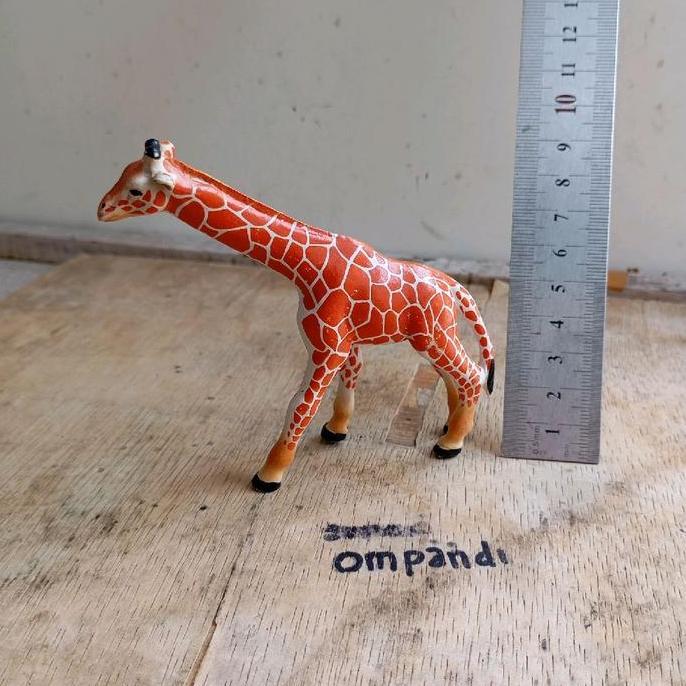 FIGURE HEWAN JERAPAH NEW CANNA 2023 CS99