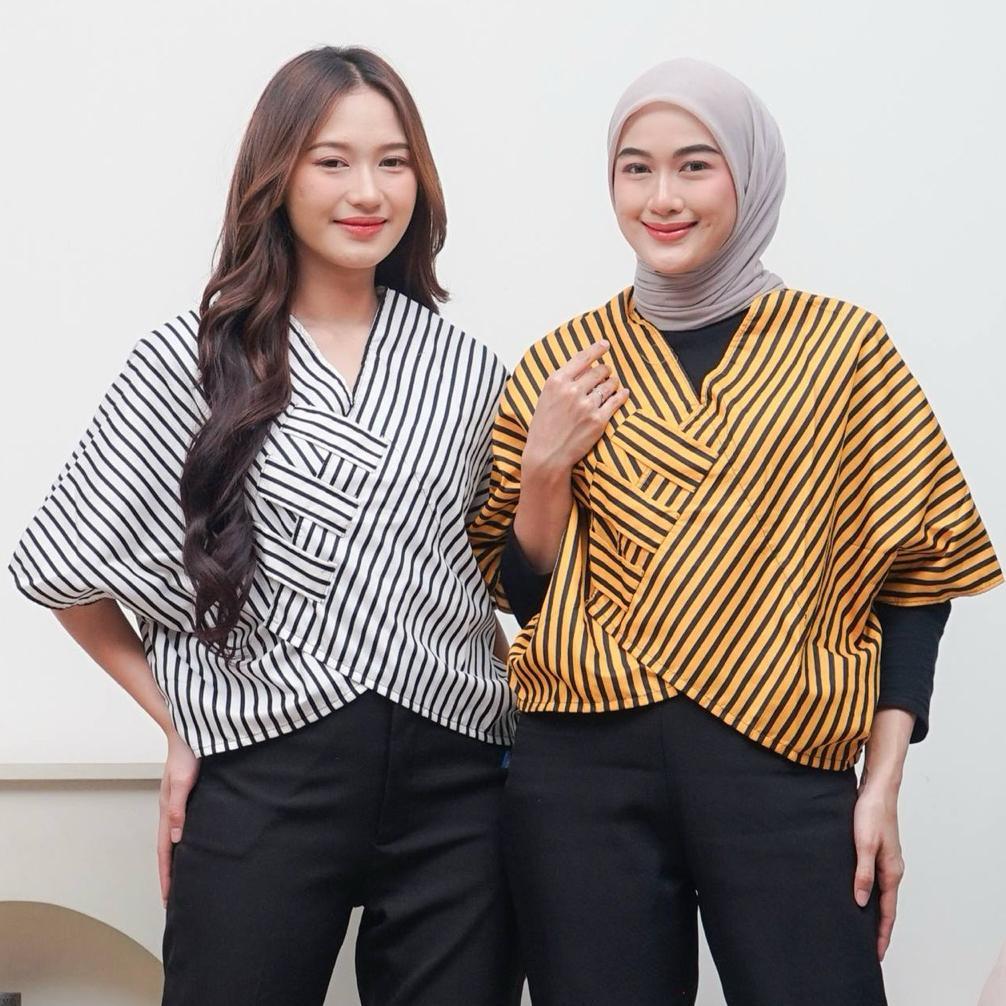 Saless Outer Batik Salur Crop Top Etnik - Atasan Batik Wanita Modern Lengan Pendek Motif Salur Tradi