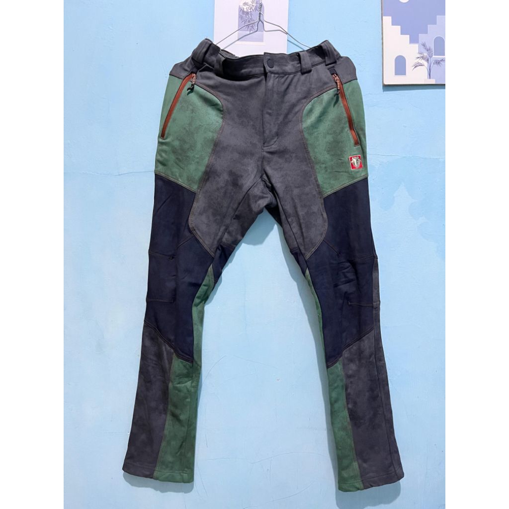 Celana Black Yak +admin