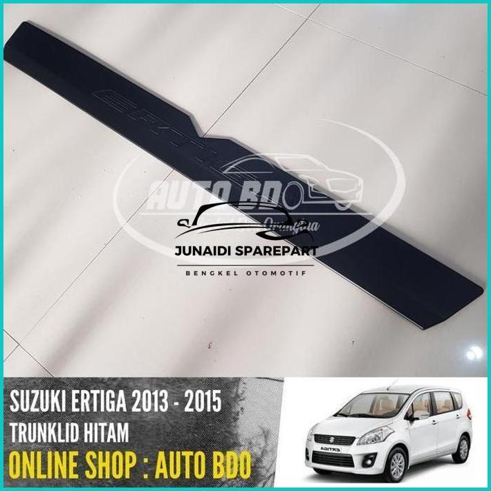Elegan Trunklid Belakang Ertiga Emboss Hitam Berkualitas Standar Pabrik