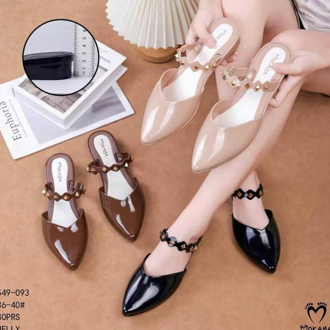 Shoes- (549-093) Mokaya Sepatu Slop Jelly Nita Glossy Tali Motif Duri Gold - Anti Slip Super Ringan 