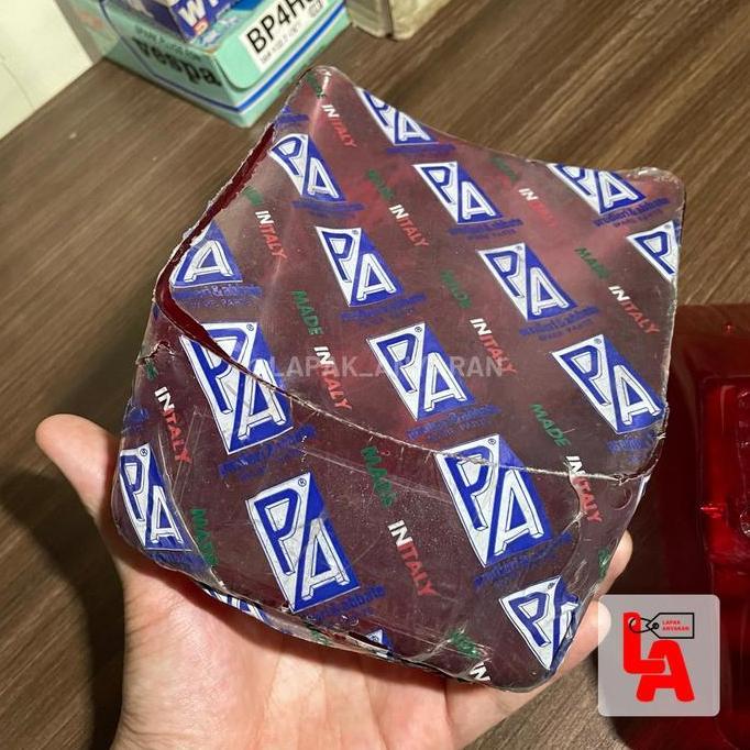 Mika lampu belakang vespa super/sprint orinal NOS veralux catalux