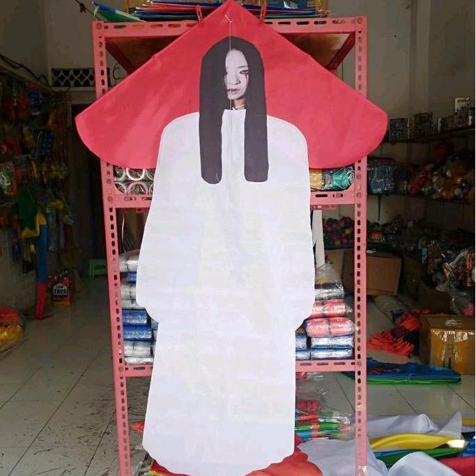 LAYANGAN HANTU KUNTILANAK