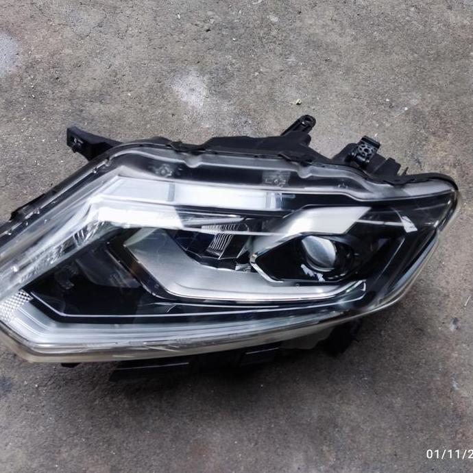headlamp nissan Xtrail