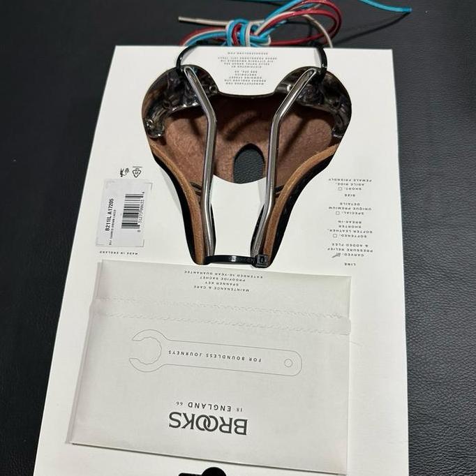 Sale Sadel Brooks B17 Carved Imperial England Leather Saddle Sadel Kulit