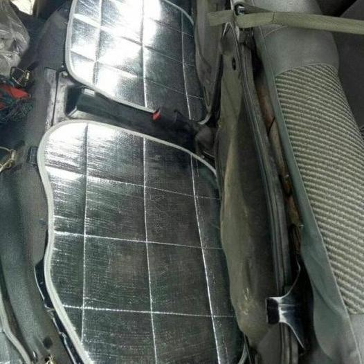 Suzuki Carry Peredam panas Jok mesin mobil