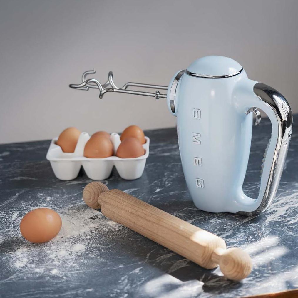 SMEG HMF01 Hand Mixer 9 Kecepatan - Mixer Tangan