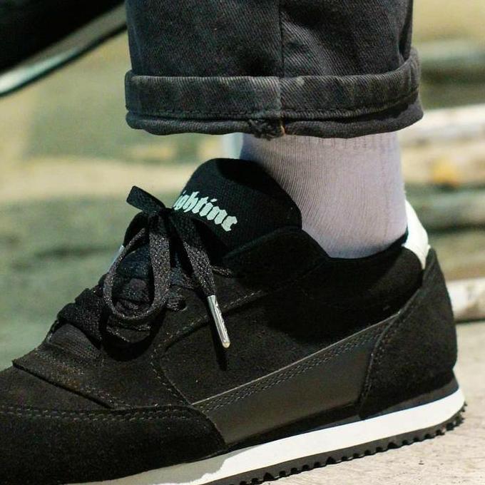 Promo Sepatu Running Pria Sneakers Inward
