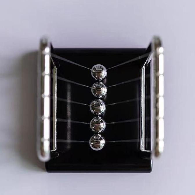 Newton's Cradle Pajangan Meja Pendulum Newton Hiasan Meja