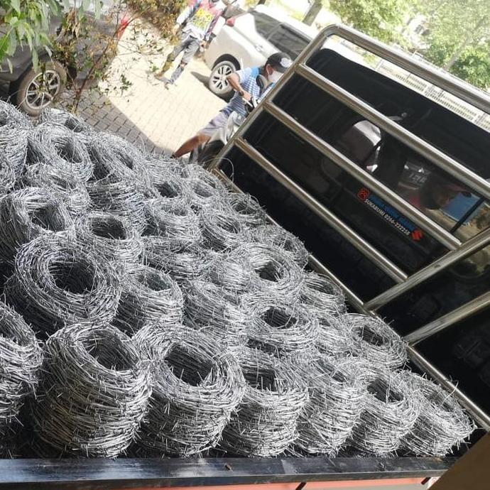 Kawat Duri Pagar Galvanis Bwg 14 - Panjang 90An Meter