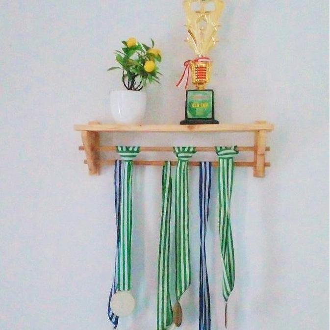 RAK PIALA & MEDALI