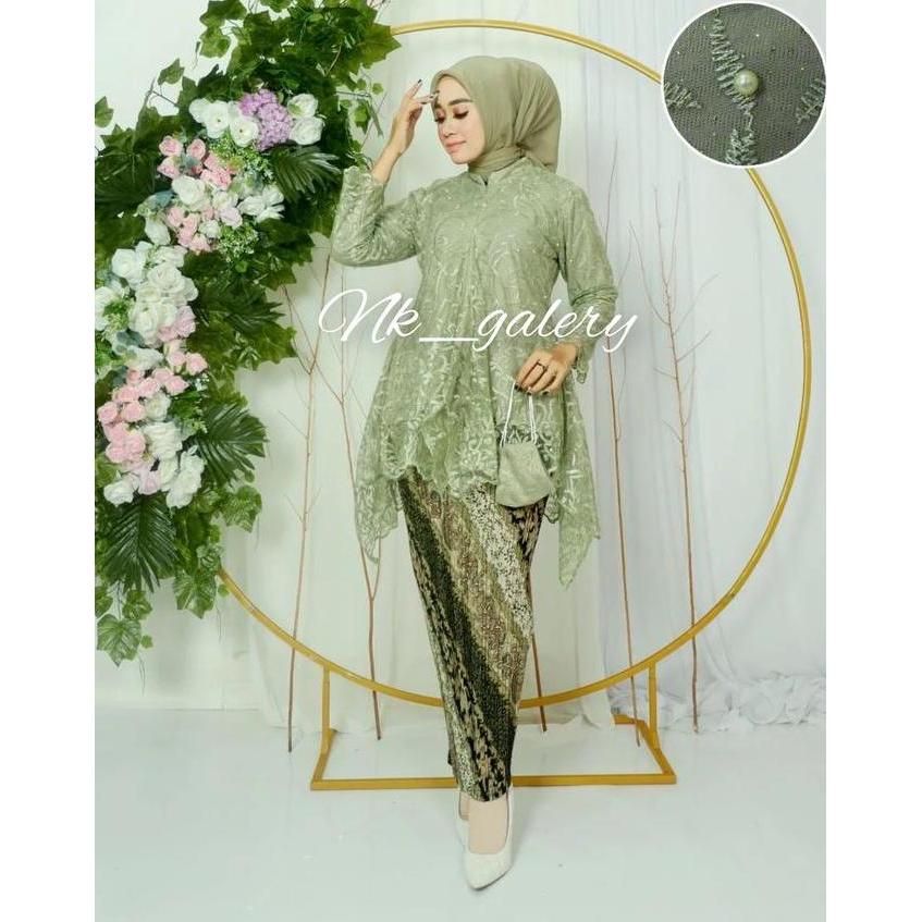 Hadirpopuler- Couple Kebaya Sage Green Batik Cm Sage Mutiara Panjang  Payet  Pendek  Lilit  Wanita  
