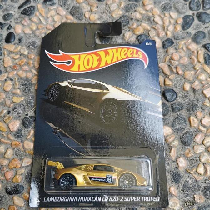 Hot Wheels Exotic Lamborghini huracan LP 620-2 Super Trofeo gold