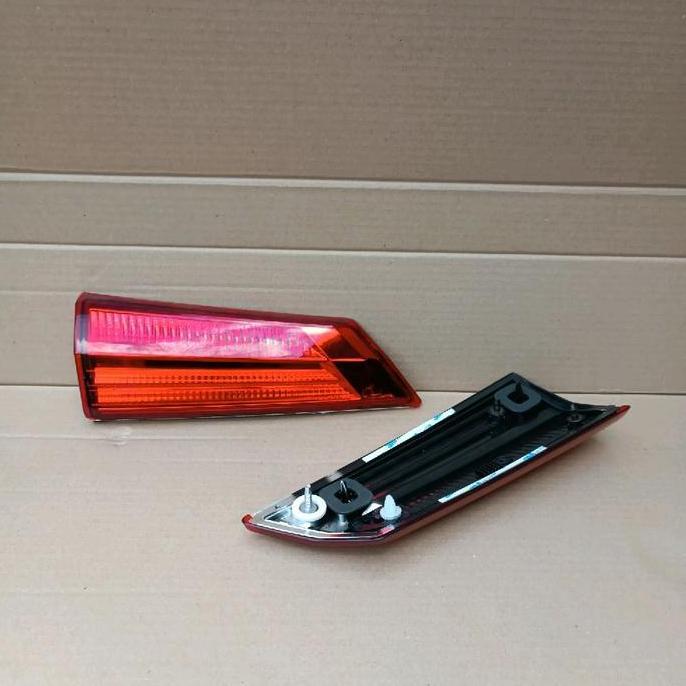 TREBA Reflektor calya / lampu bagasi calya / reflaktor sigra / reflektor bagasi sigra