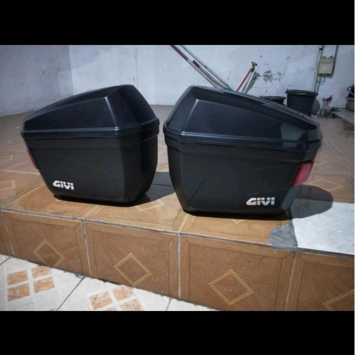 Box Samping Kiri Kanan Givi E22 Untuk Sepeda Motor - Motorcycle Original Dan Terpercaya