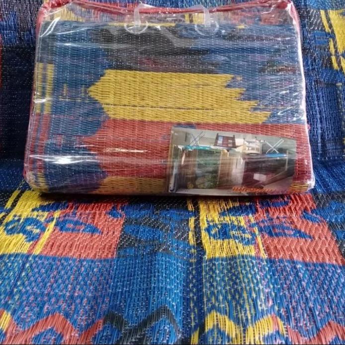 Ready Tikar Plastik/ Tikar Piknik Lipat 2X3
