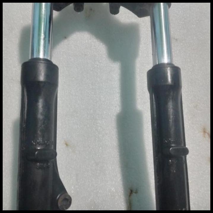 TERBARU FORK SEGITIGA BALHUK SHOCKBREAKER DEPAN SUPRA X 125 KFH ORIGINAL 