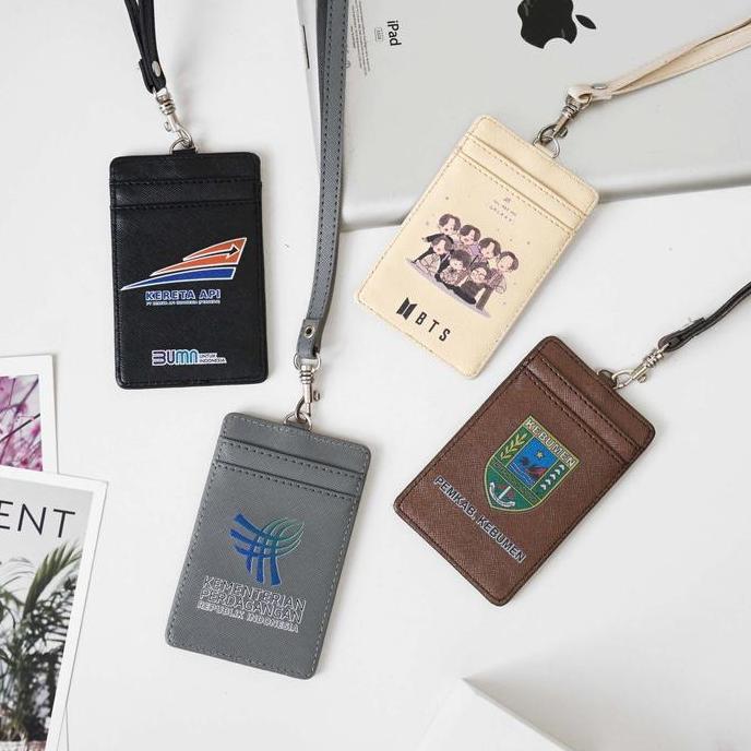 VINGE ID Card Holder Tanda Pengenal Custom Nama dan Logo Instan Kulit Imitasi SAGA Hitam Tali terlar